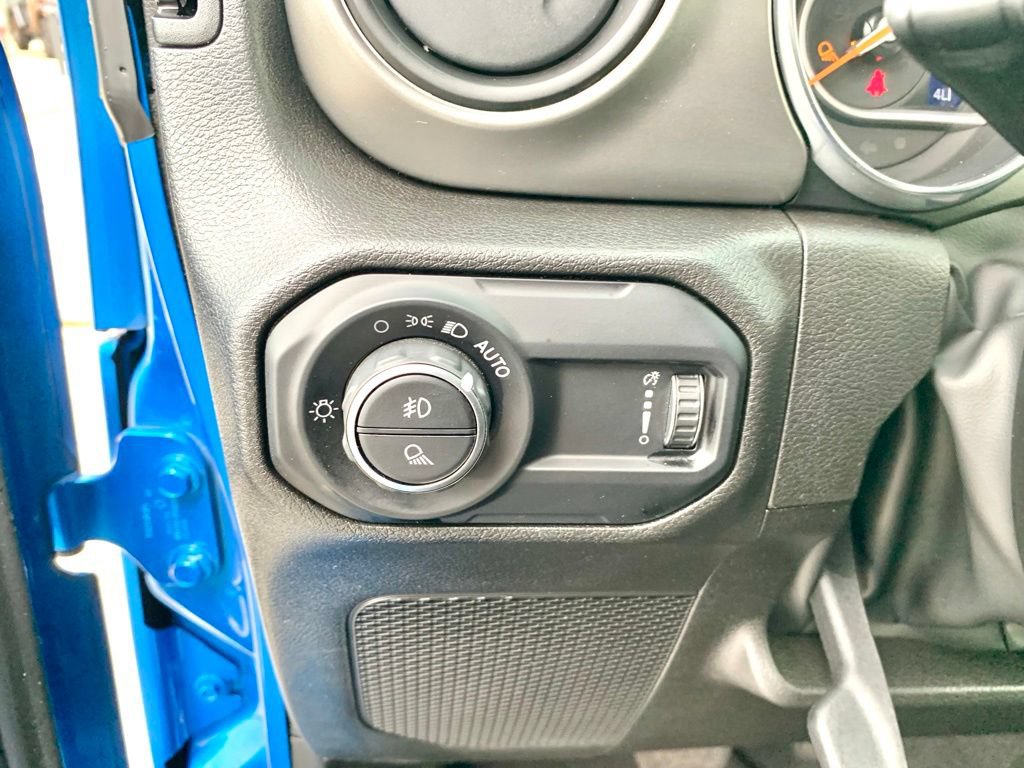 Used 2023 Jeep Gladiator Sport AWD/4WD image 29