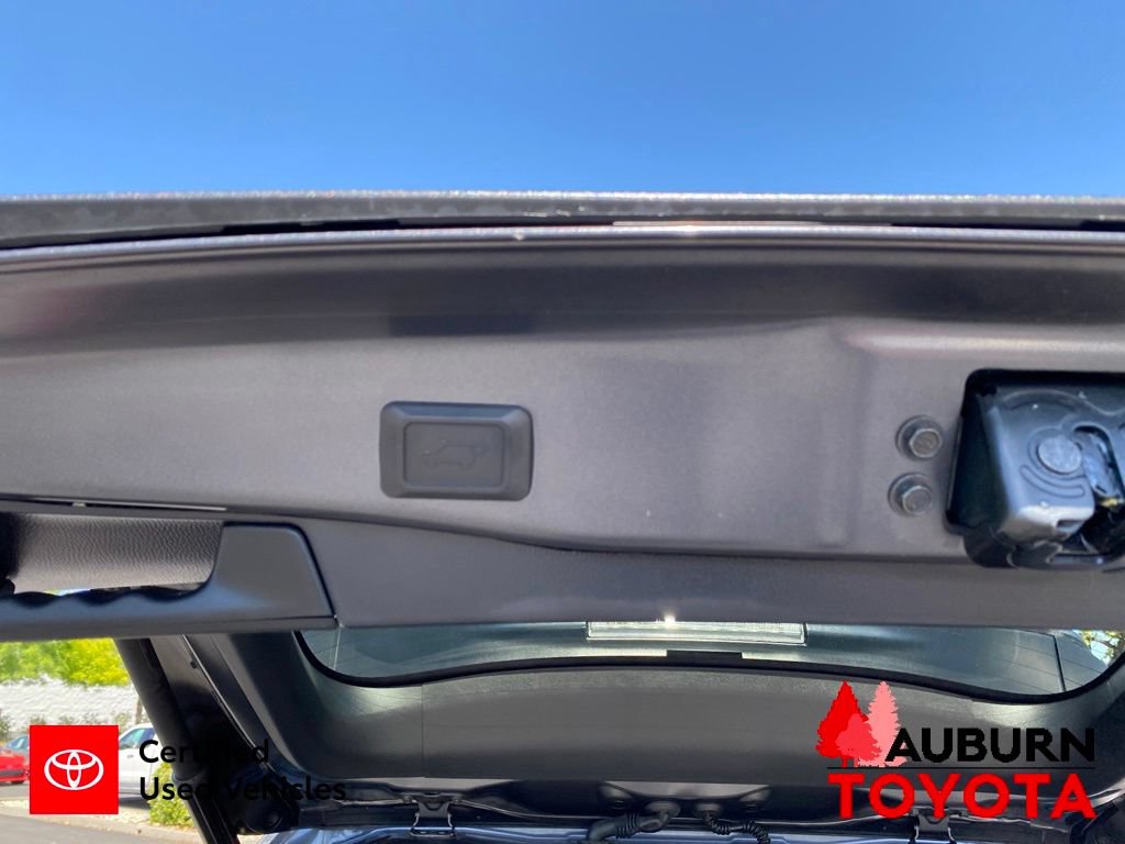 Certified 2022 Toyota RAV4 XLE w/ Convenience Package AWD/4WD image 14