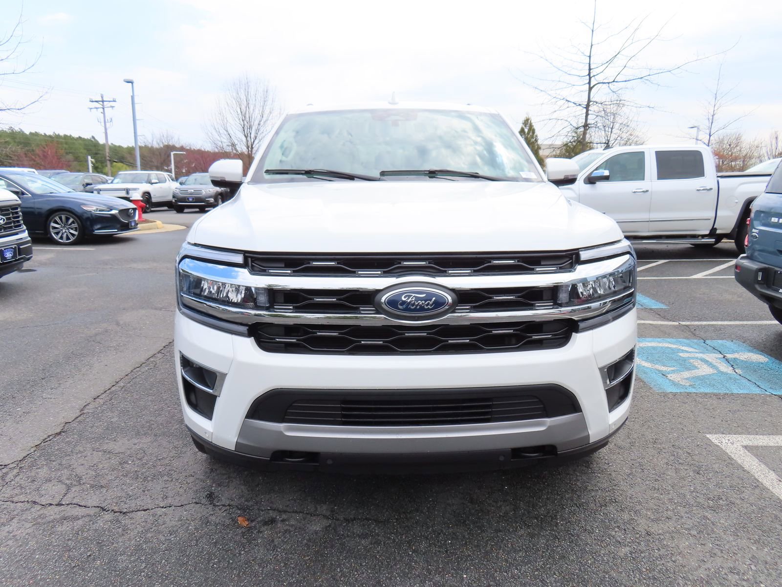 Used 2023 Ford Expedition Max Limited image 2