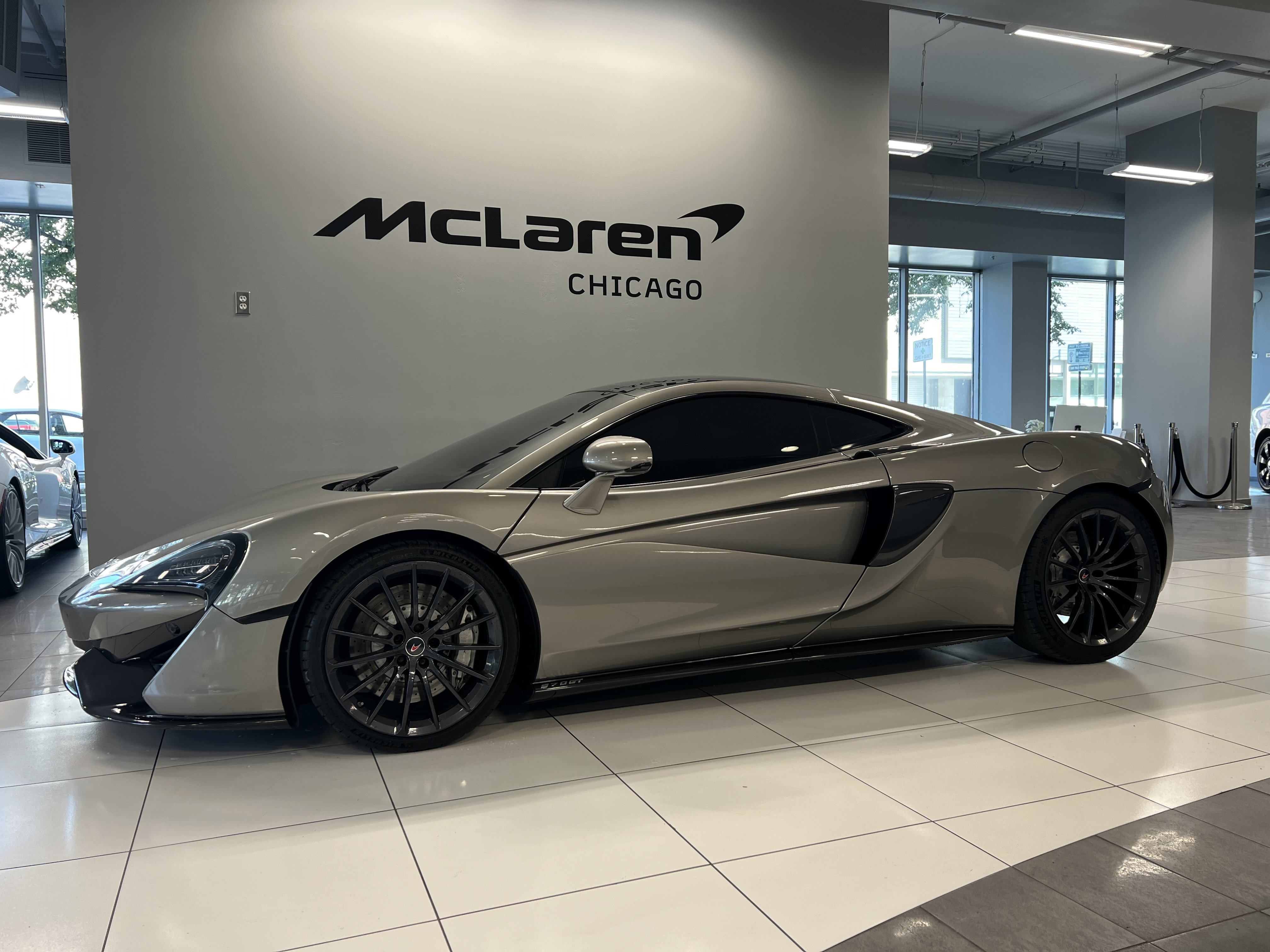 Used 2017 McLaren 570S image 1