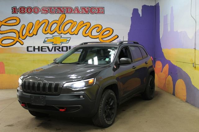 Used 2019 Jeep Cherokee Trailhawk AWD/4WD image 2