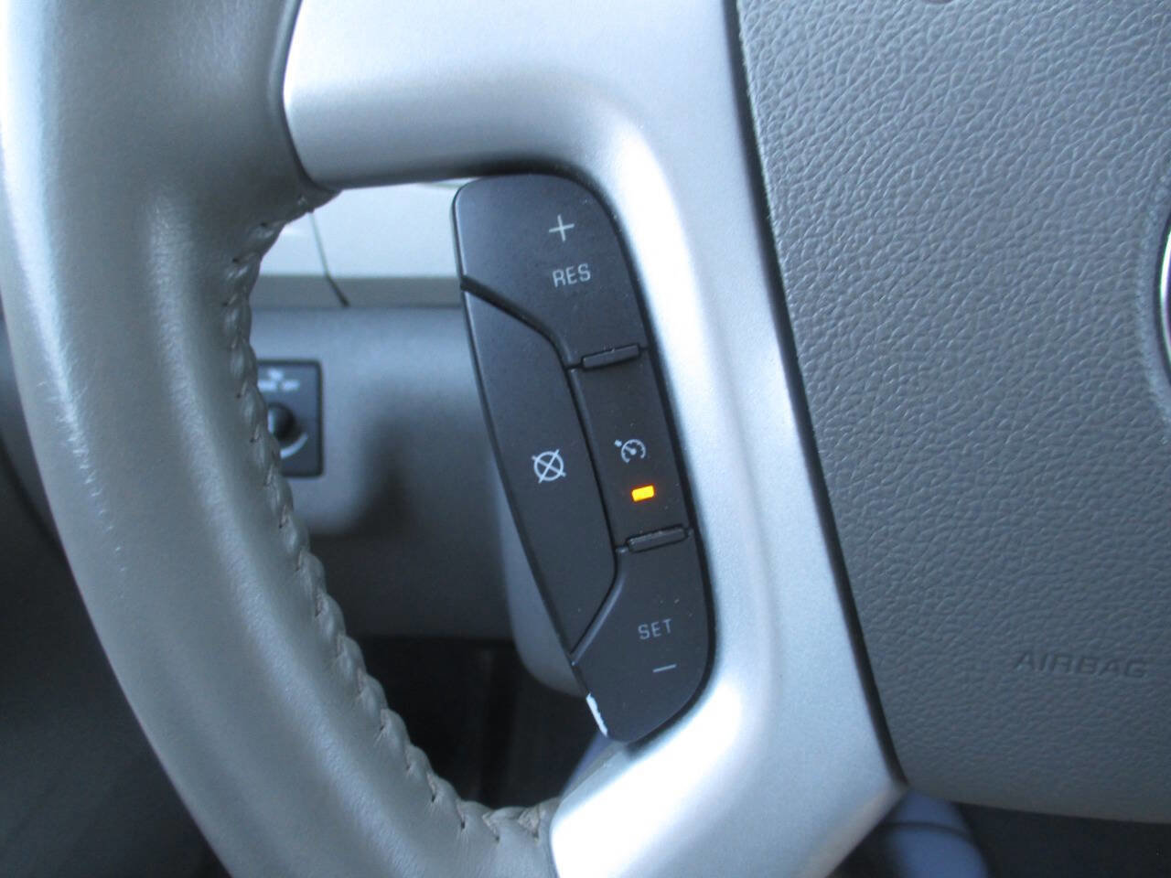 Used 2010 Chevrolet Traverse LT w/ Personal Connectivity Package FWD image 14
