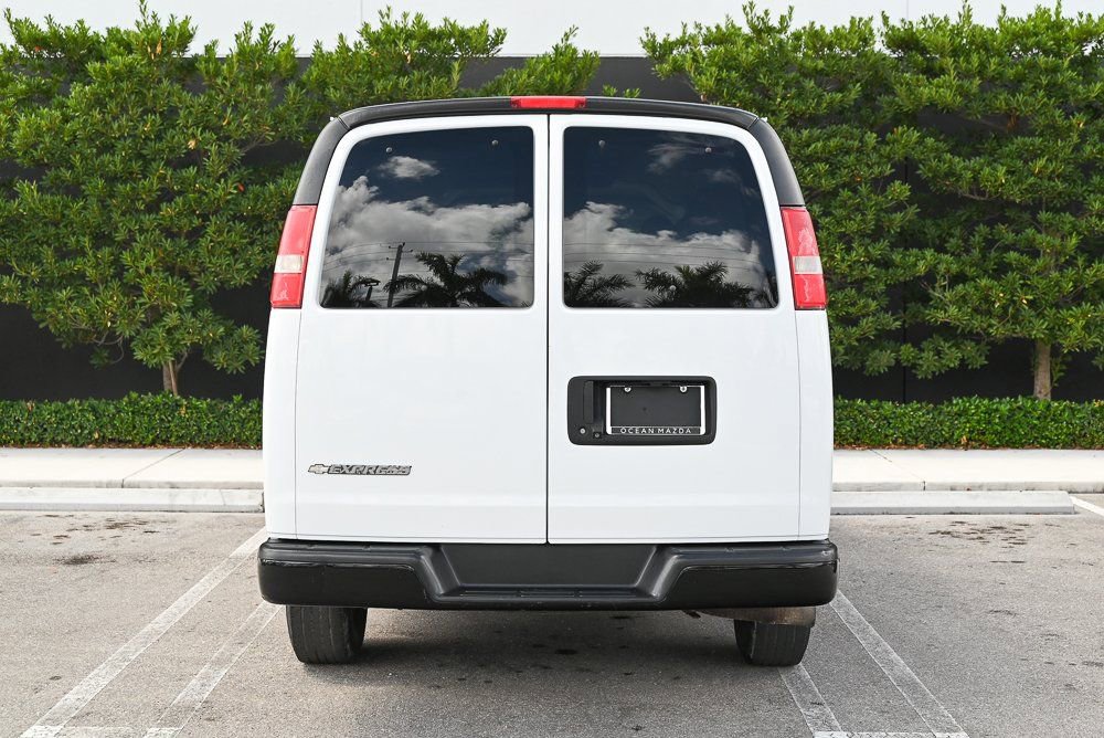 Used 2017 Chevrolet Express 2500 LS RWD image 5
