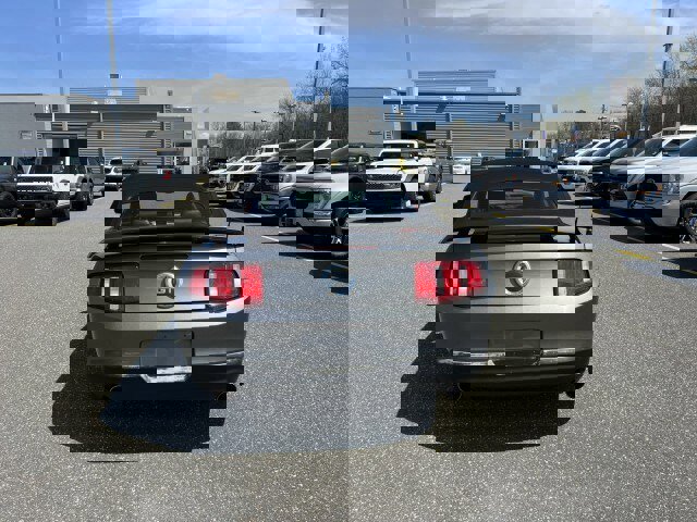 Used 2010 Ford Mustang GT Premium RWD image 4