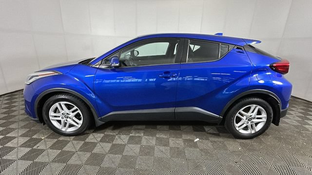 Used 2020 Toyota C-HR LE FWD image 5