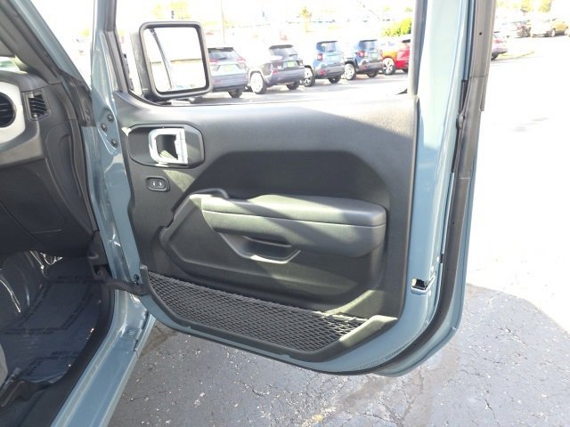 Used 2024 Jeep Gladiator Sport image 39