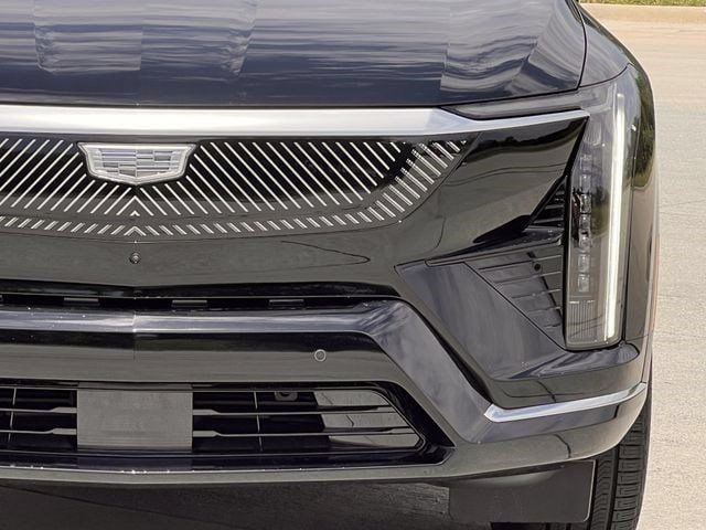 New 2026 Cadillac Optiq Luxury 1 RWD image 8