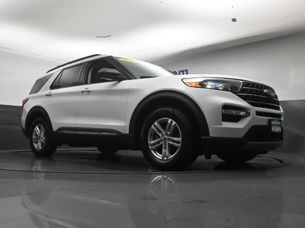 Used 2020 Ford Explorer XLT w/ Equipment Group 202A AWD/4WD image 27