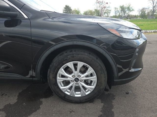 Certified 2023 Ford Escape Active w/ Cold Weather Package FWD image 4