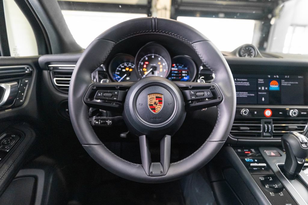 Certified 2026 Porsche Macan S AWD/4WD image 31