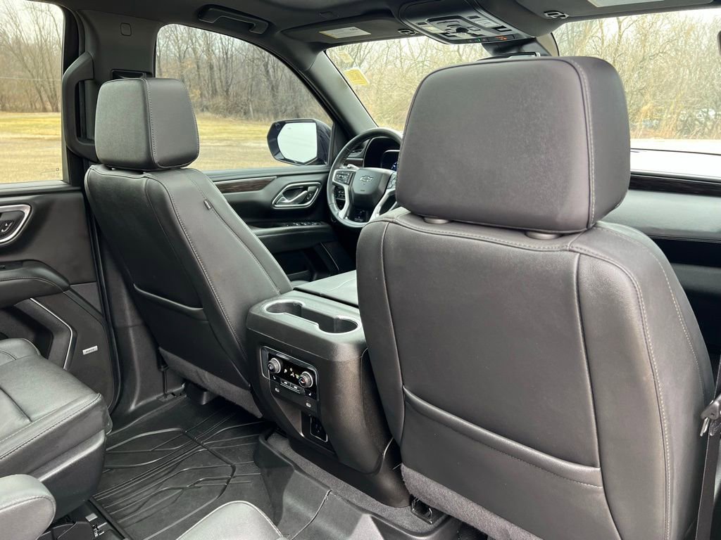 Used 2024 Chevrolet Tahoe Z71 w/ Luxury Package AWD/4WD image 15