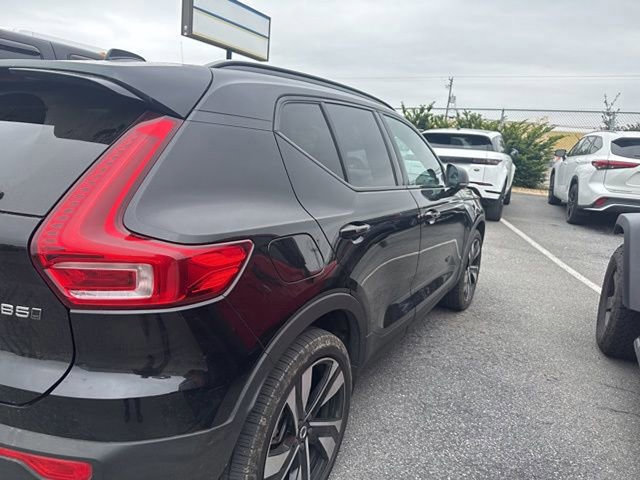 Used 2024 Volvo XC40 B5 Plus w/ Climate Package AWD/4WD image 9