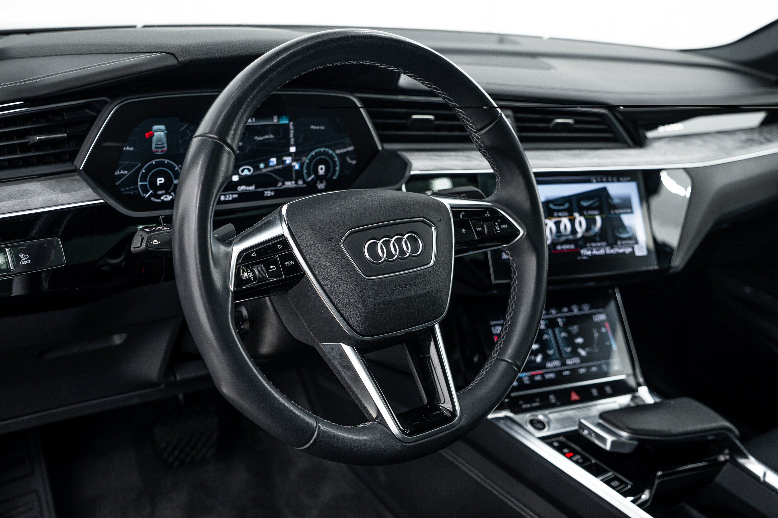 Certified 2024 Audi Q8 e-tron Prestige w/ Prestige Package AWD/4WD image 9