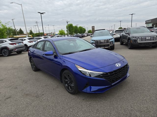 Certified 2023 Hyundai Elantra SEL FWD image 4
