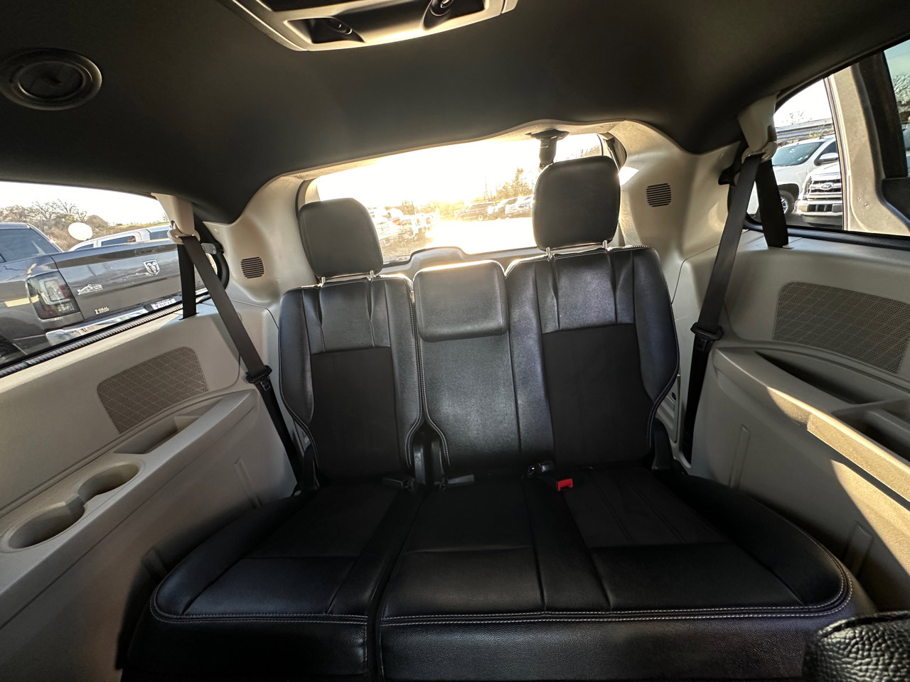 Used 2019 Dodge Grand Caravan SXT w/ Driver Convenience Group image 10