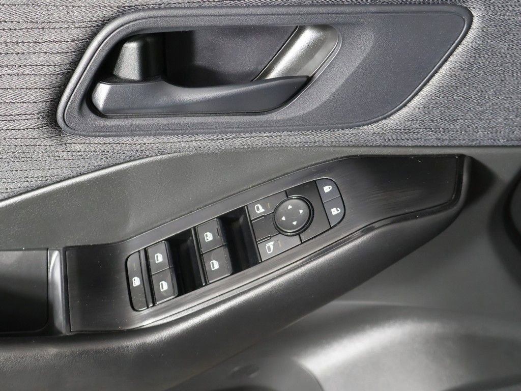 Used 2023 Nissan Rogue S AWD/4WD image 29