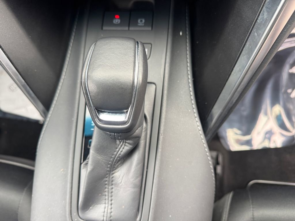 Used 2024 Toyota Venza LE image 18