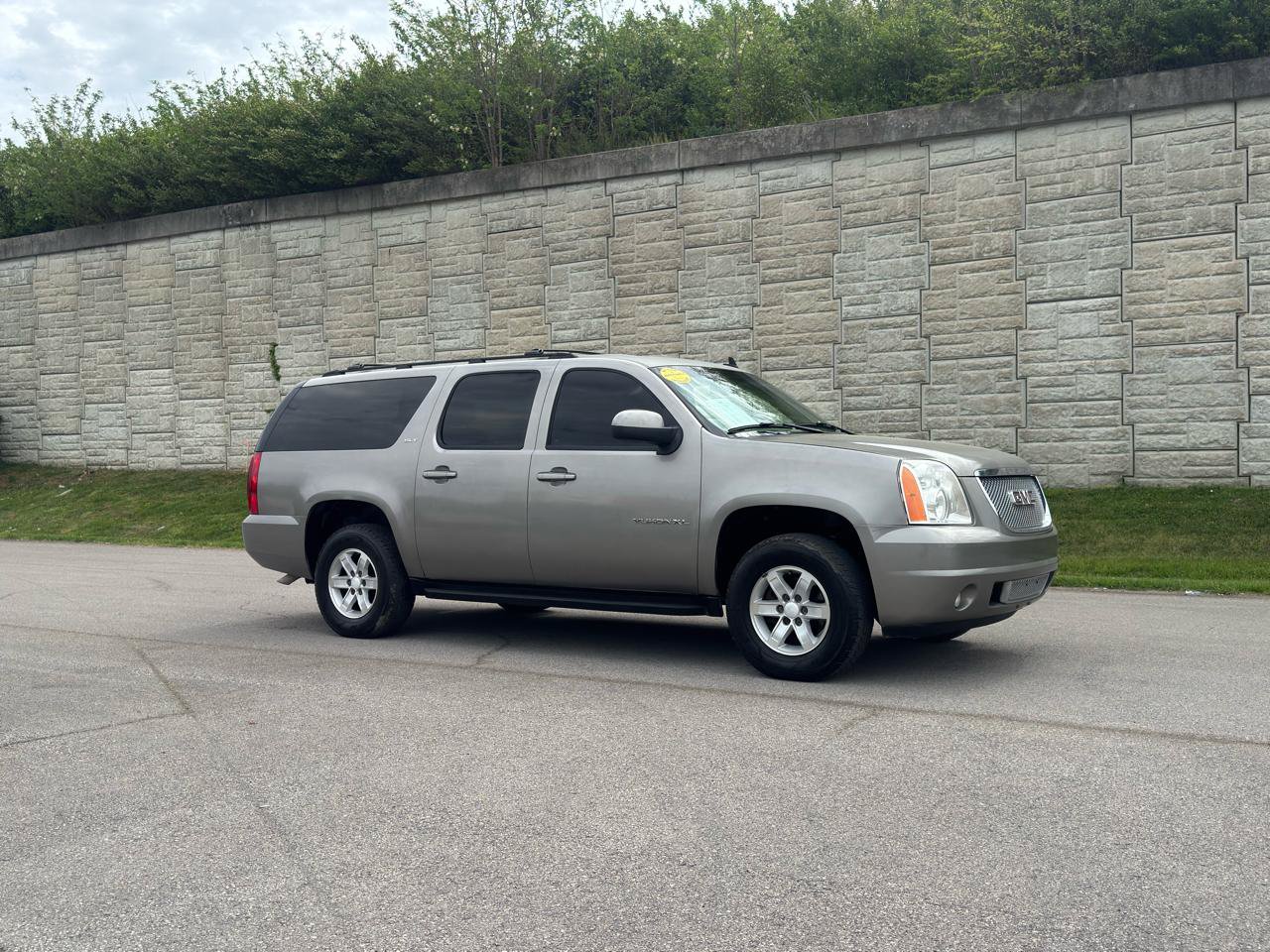 Used 2007 GMC Yukon XL SLT w/ SLT Preferred Equipment Group RWD image 7