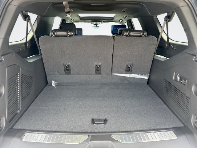 New 2026 Chevrolet Suburban Premier AWD/4WD image 26