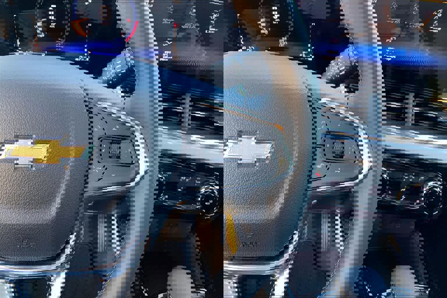 Used 2025 Chevrolet Trax LT w/ LT Convenience Package image 23