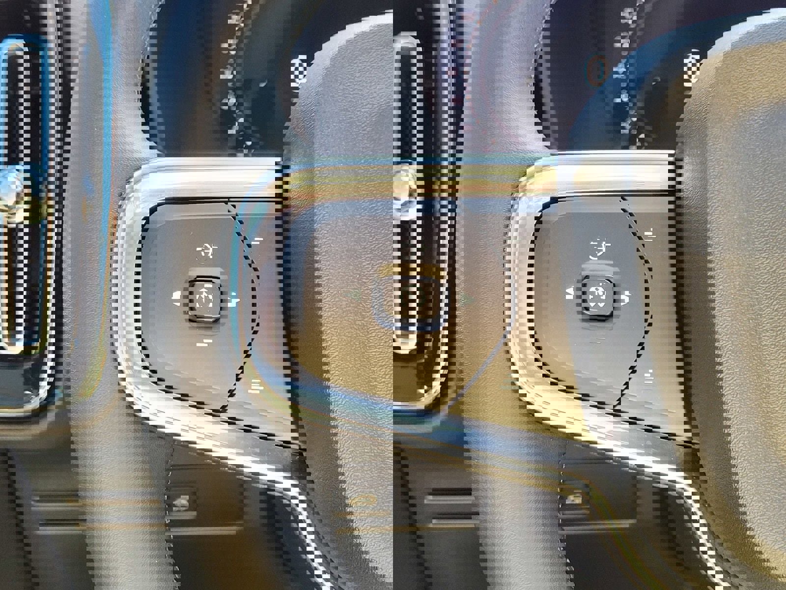 Certified 2023 Volvo XC40 Recharge Ultimate image 20