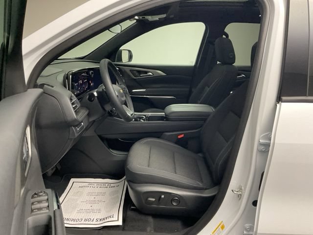 New 2026 Chevrolet Traverse LT w/ Sun and Wheel Package AWD/4WD image 12