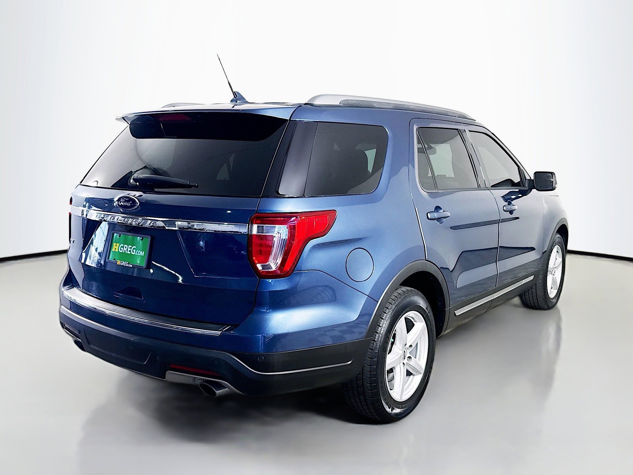 Used 2018 Ford Explorer XLT w/ Equipment Group 202A image 10