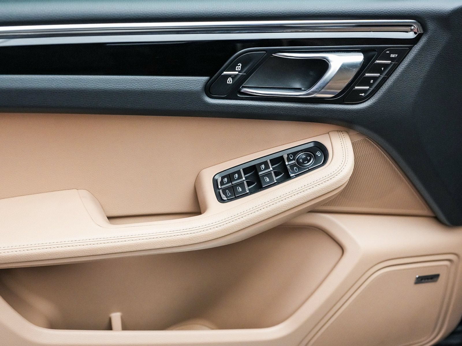 Certified 2026 Porsche Macan AWD/4WD image 23