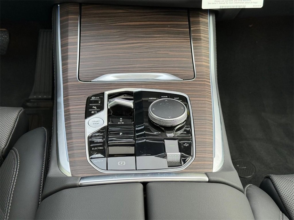 New 2026 BMW X5 xDrive50e w/ Climate Comfort Package image 8