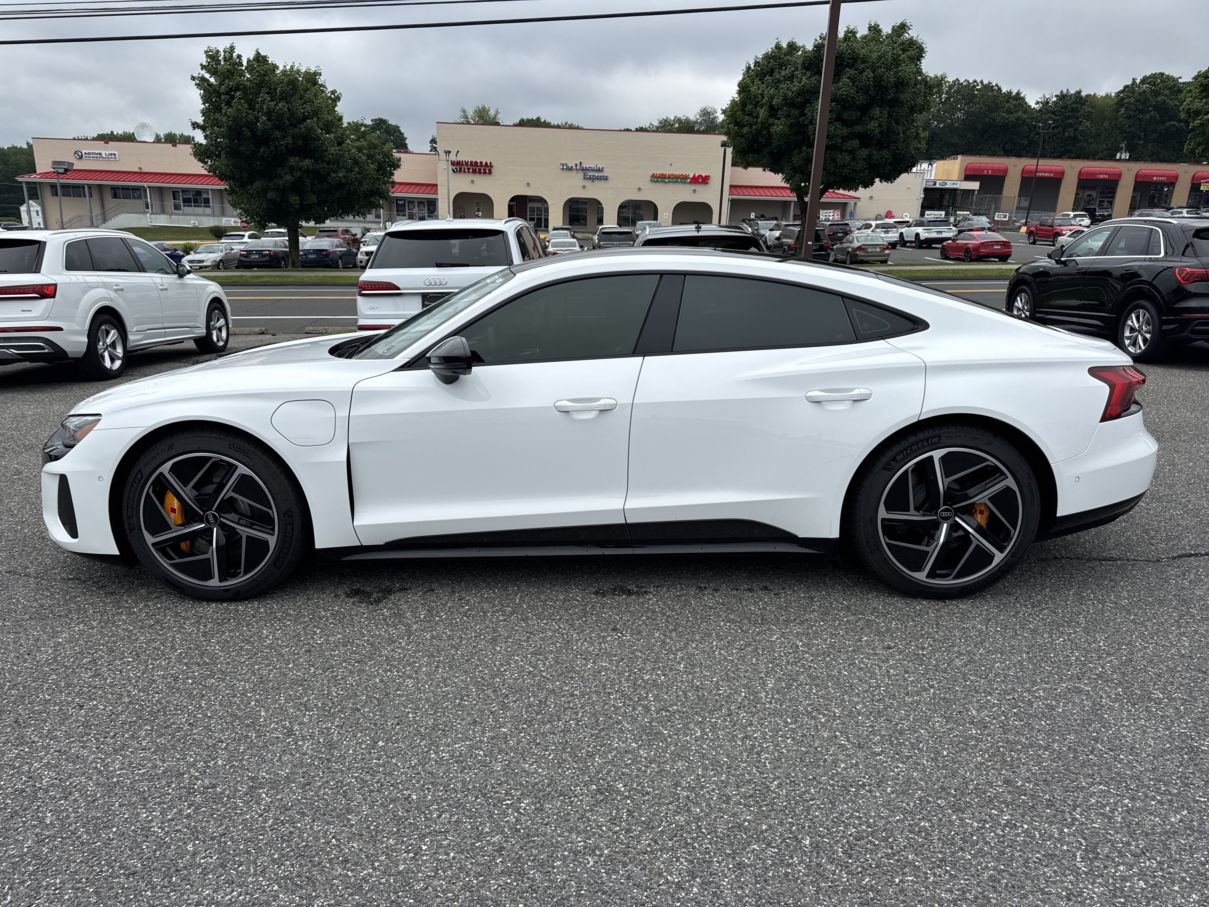 Certified 2023 Audi RS e-tron GT w/ Carbon Performance Package AWD/4WD image 4