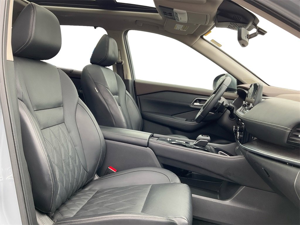 Used 2023 Nissan Rogue Platinum w/ Platinum Premium Package image 25