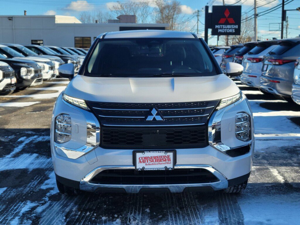 Used 2022 Mitsubishi Outlander ES image 8