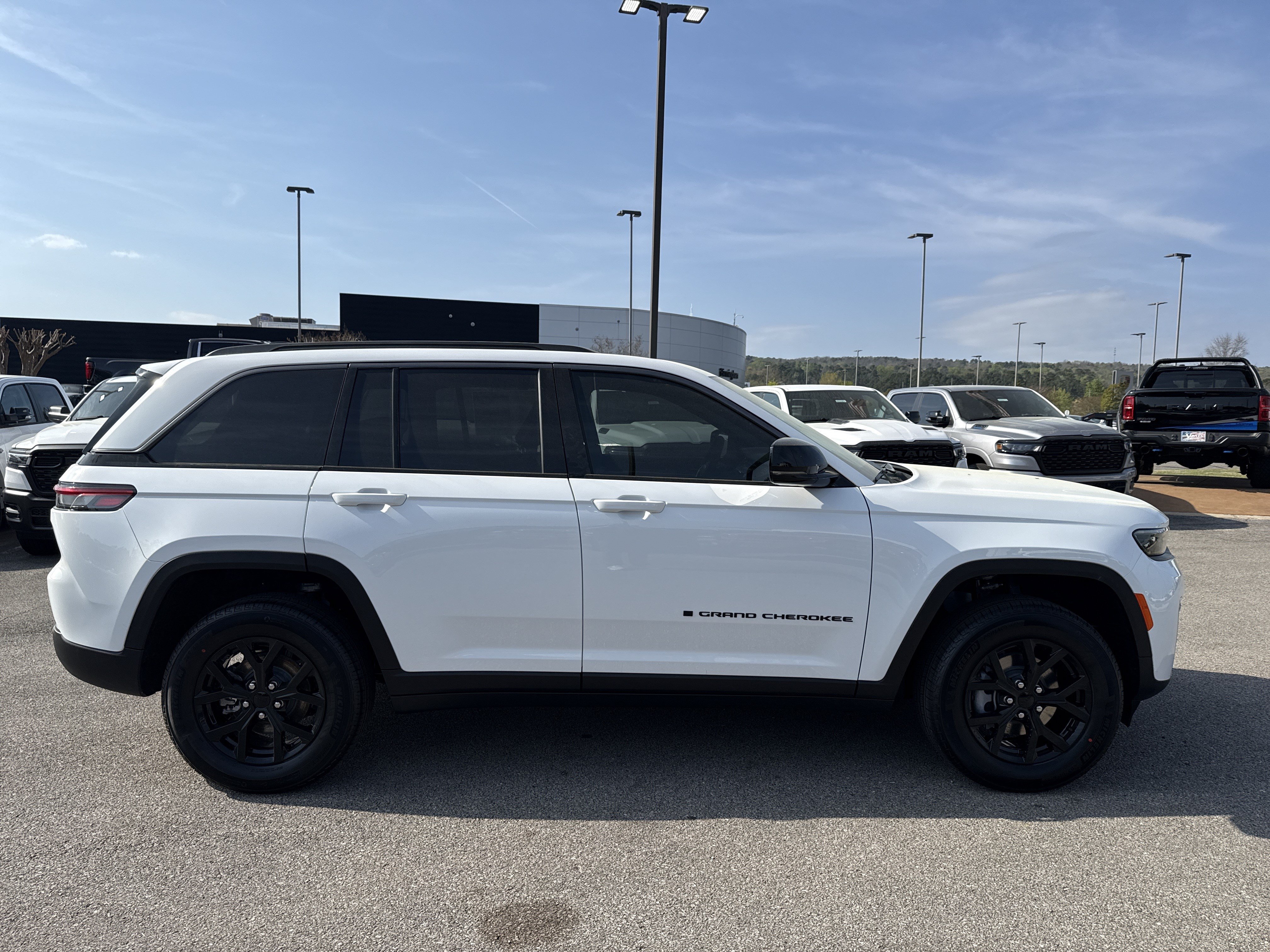 New 2026 Jeep Grand Cherokee Altitude RWD image 8