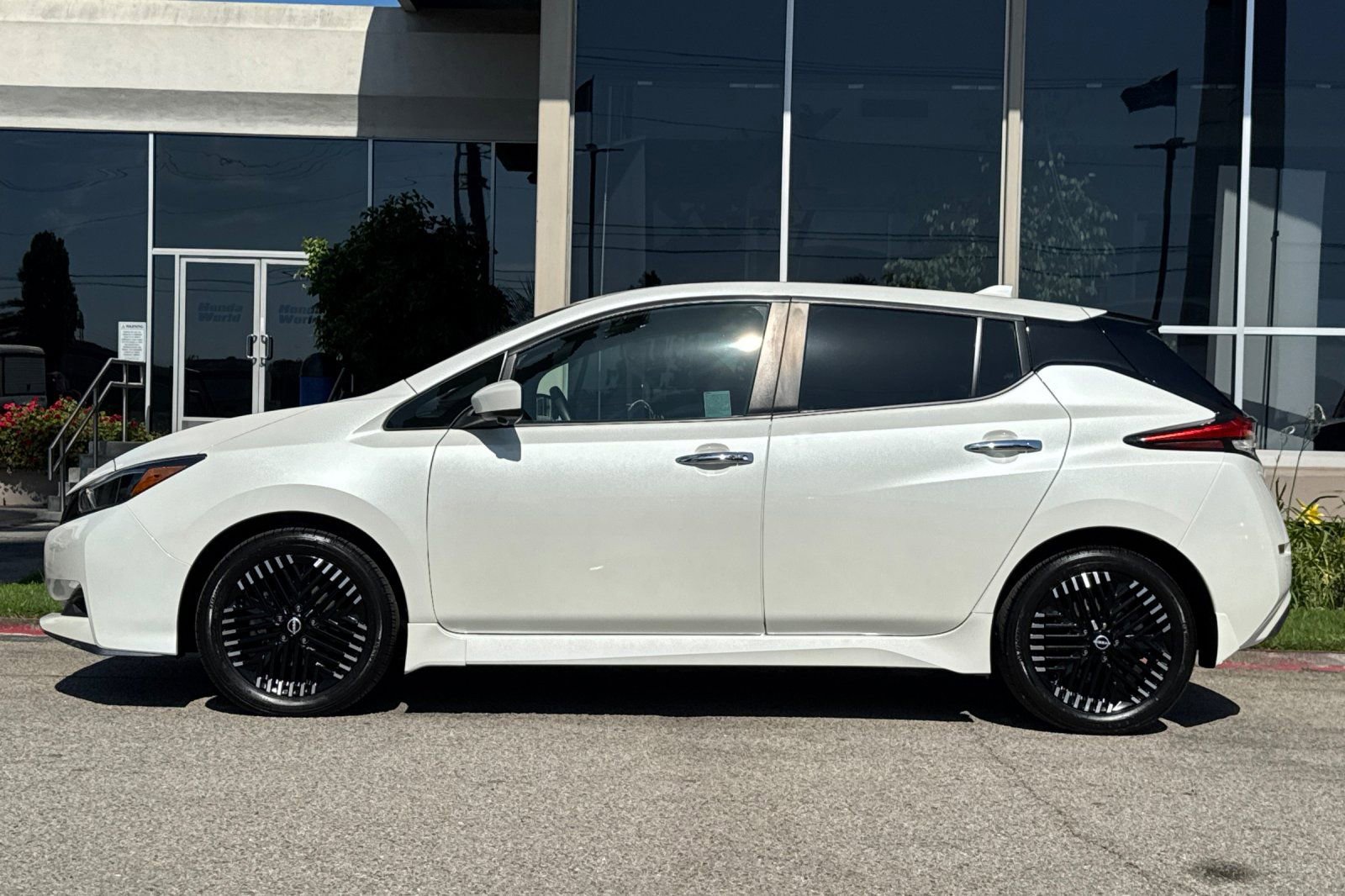 Used 2023 Nissan Leaf SV Plus FWD image 7