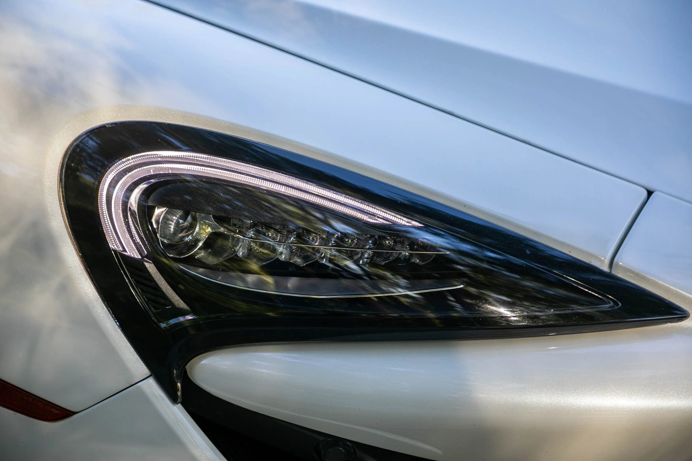 Used 2016 McLaren 570S Coupe image 10