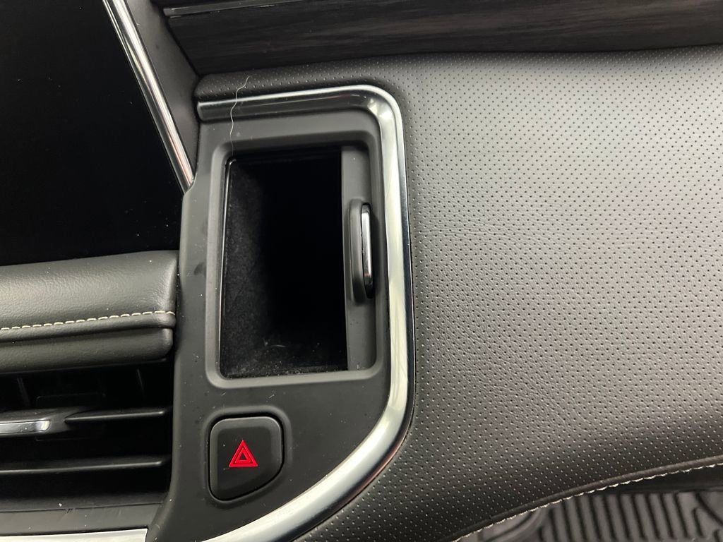 Used 2023 GMC Yukon SLT image 40