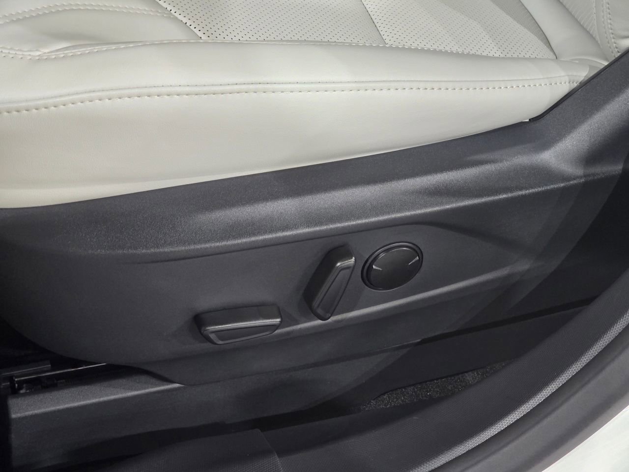 New 2025 Ford Mustang Mach-E Premium w/ Interior Protection Package image 19