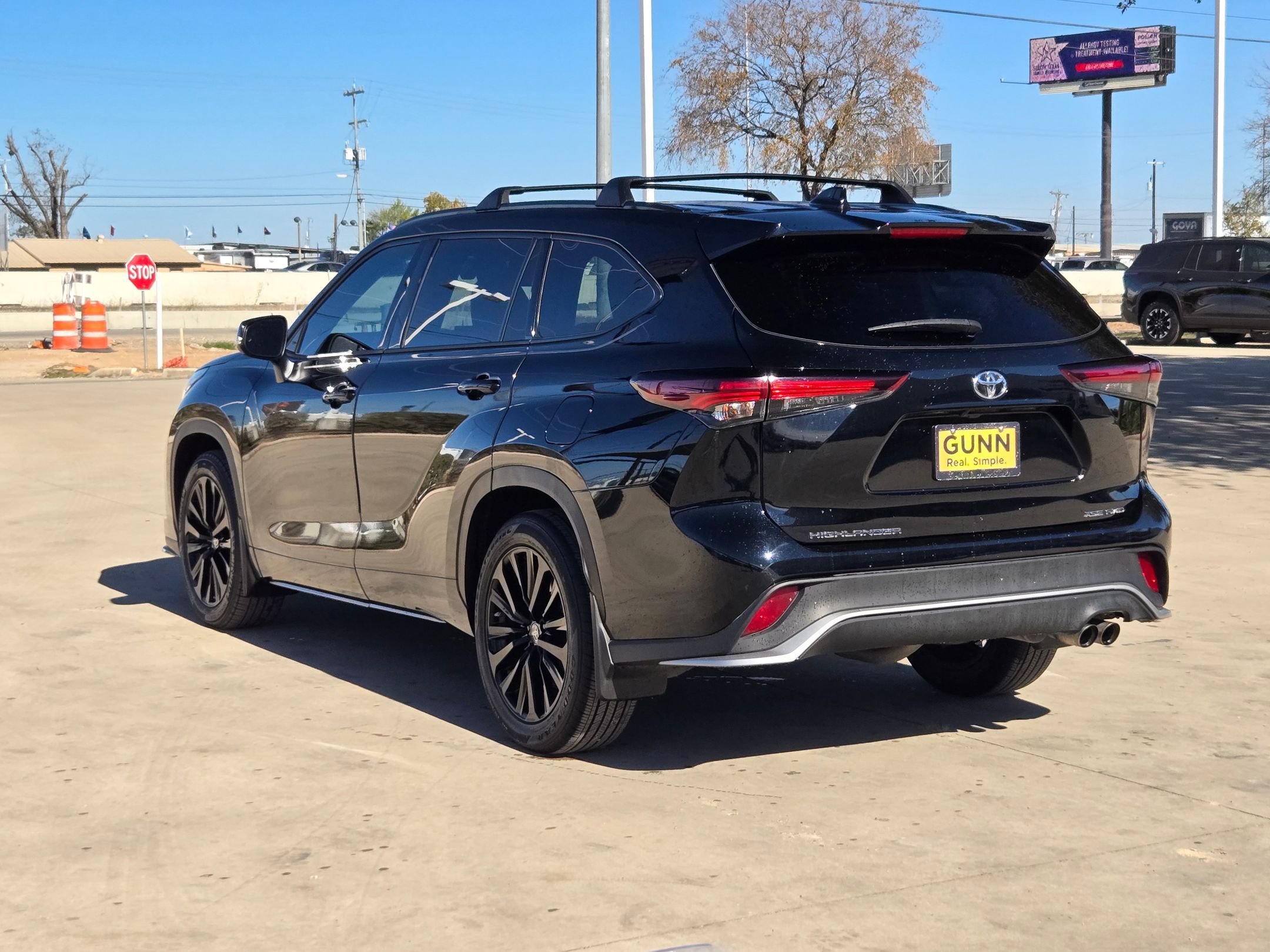 Used 2024 Toyota Highlander XSE image 5