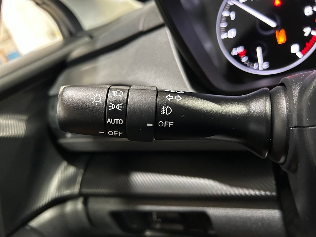 Used 2025 Subaru Crosstrek 2.5i Premium AWD/4WD image 17