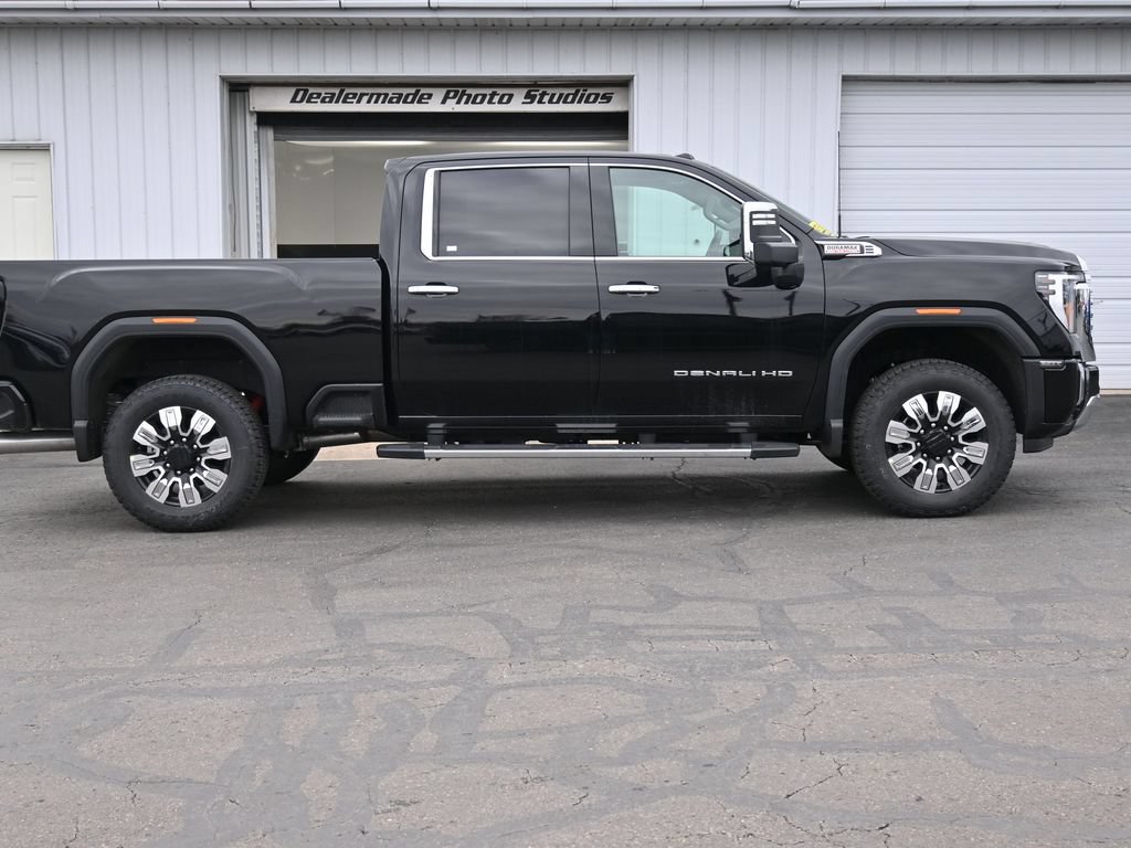 New 2026 GMC Sierra 2500 Denali w/ Denali Reserve Package AWD/4WD image 4