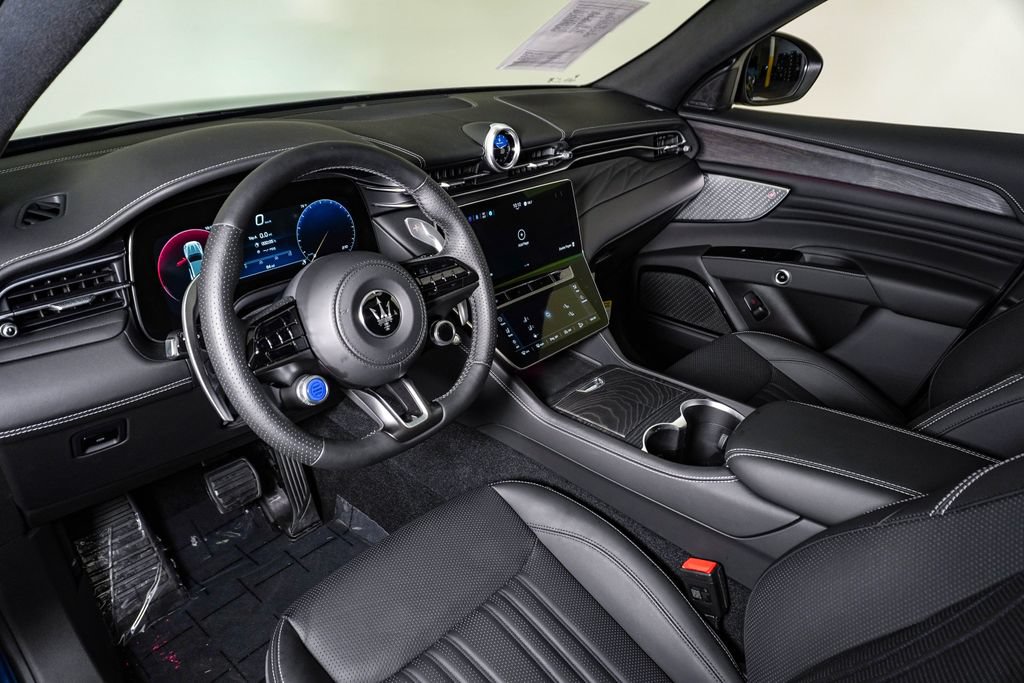 Certified 2025 Maserati Grecale Modena AWD/4WD image 19