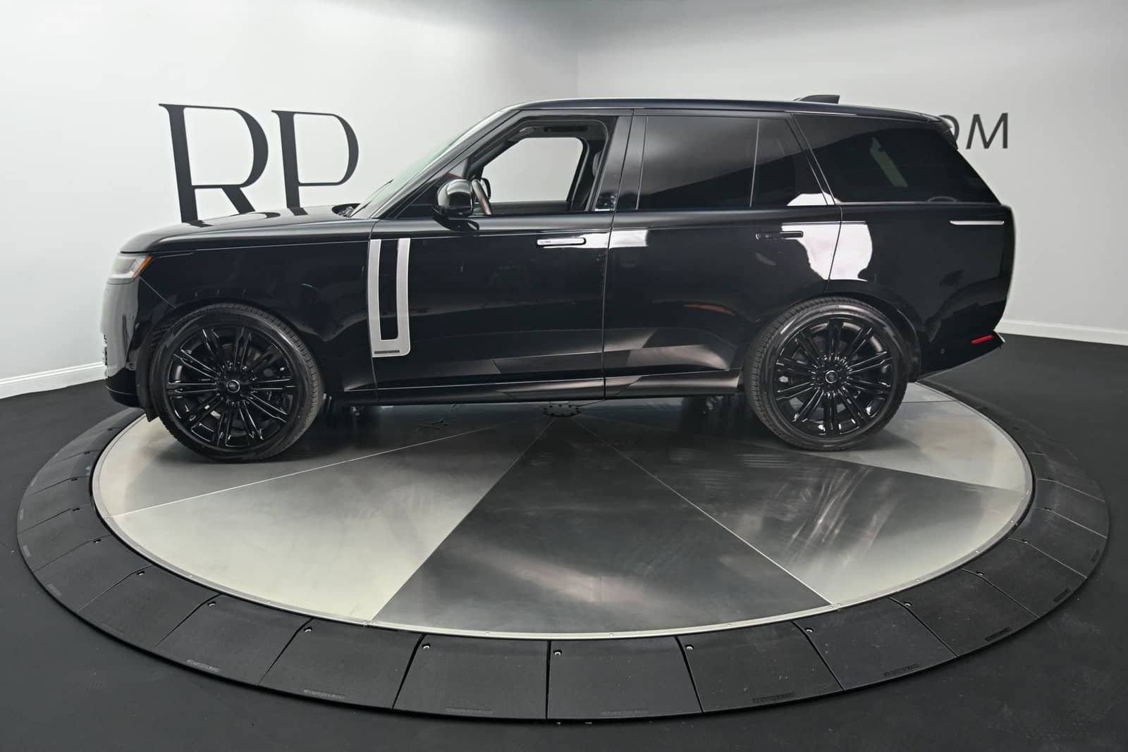Used 2024 Land Rover Range Rover Autobiography AWD/4WD image 7