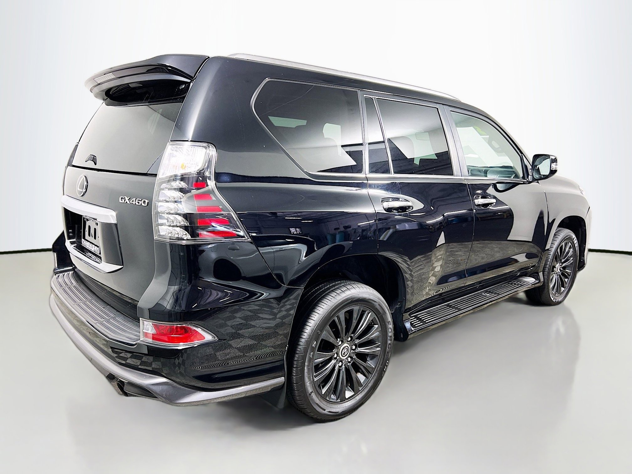 Used 2023 Lexus GX 460 Premium w/ Accessory Package image 4