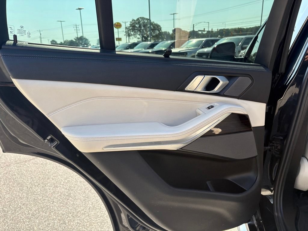 Used 2021 BMW X5 M50i w/ Executive Package AWD/4WD image 15