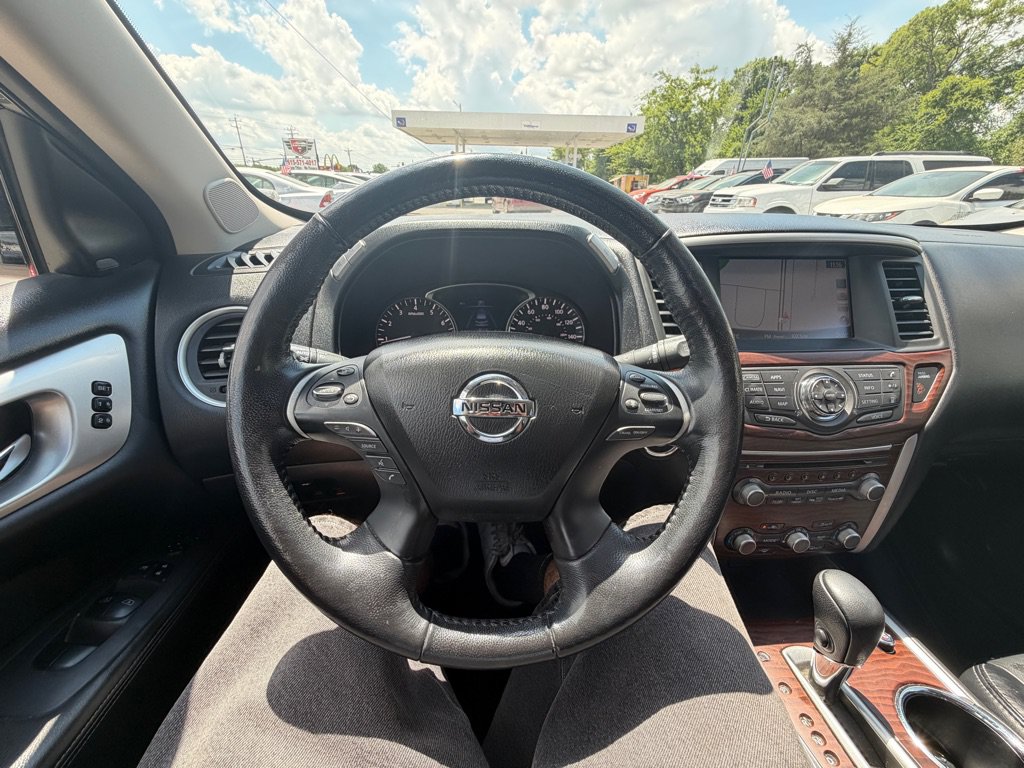 Used 2019 Nissan Pathfinder Platinum FWD image 14