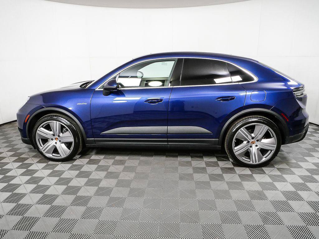 New 2026 Porsche Macan Electric RWD image 2