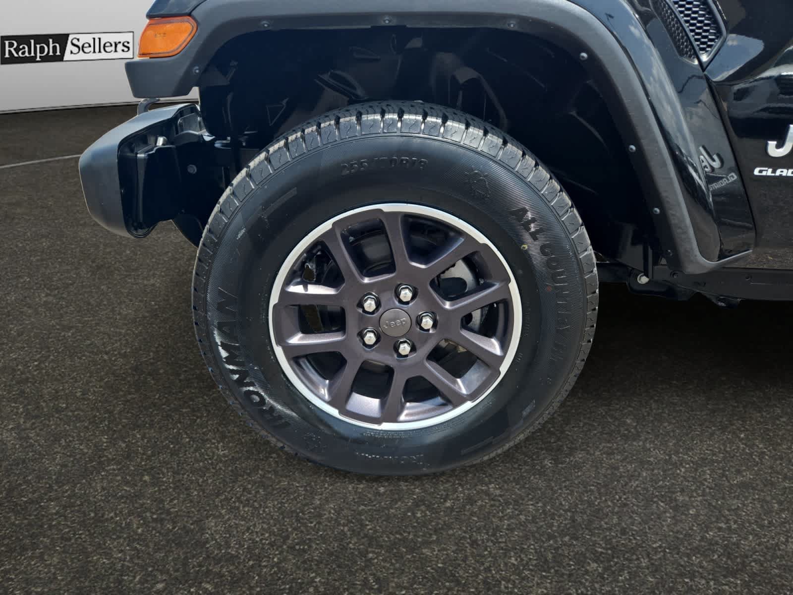Used 2023 Jeep Gladiator Overland AWD/4WD image 14