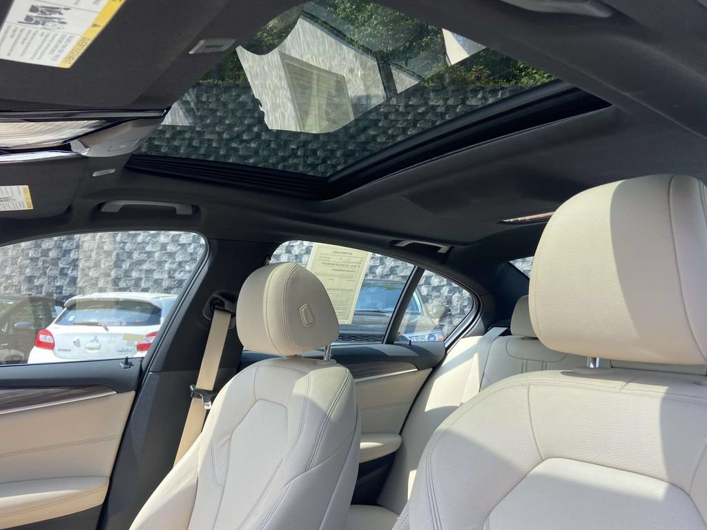 Used 2019 BMW 540i w/ Convenience Package RWD image 18