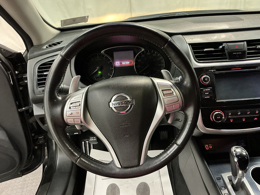 Used 2018 Nissan Altima 2.5 SR w/ SR Midnight Edition FWD image 12