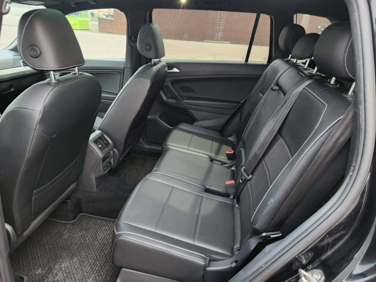 Used 2021 Volkswagen Tiguan SE R-Line w/ 2-Row Tiguan MDO Package AWD/4WD image 13